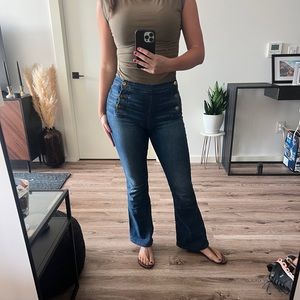 FRAME Denim - Mid Rise Jeans - Le High Flare 👖